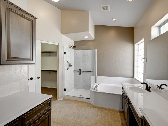 Building Photo - 3 bd 2 bth 2120 sq ft in stonehaven in sco...