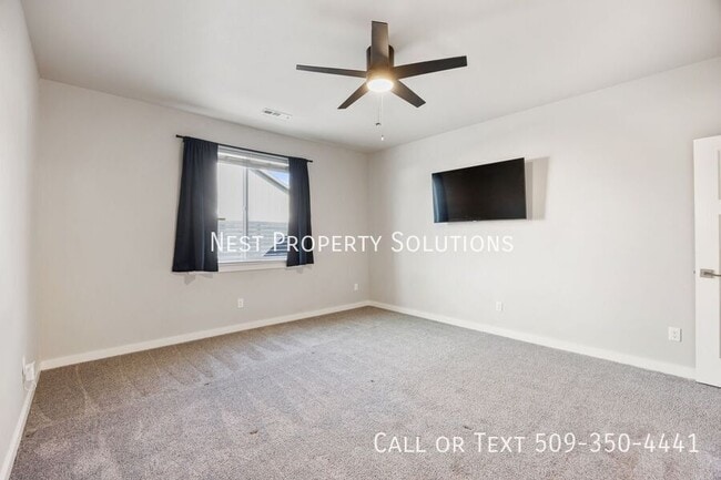 Building Photo - 909 5th Ave NE