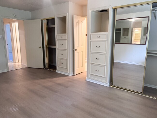Building Photo - 14418 Moorfield Dr