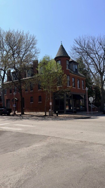 Building Photo - 4400 Laclede Ave