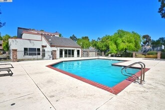 Building Photo - 420 Dempsey Rd