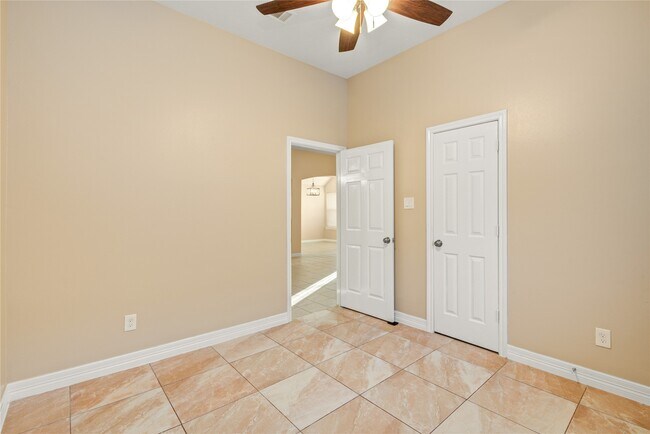 Building Photo - 10506 Pleasant Villas Ln
