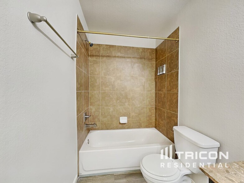 Building Photo - 17103 Amarose Dr