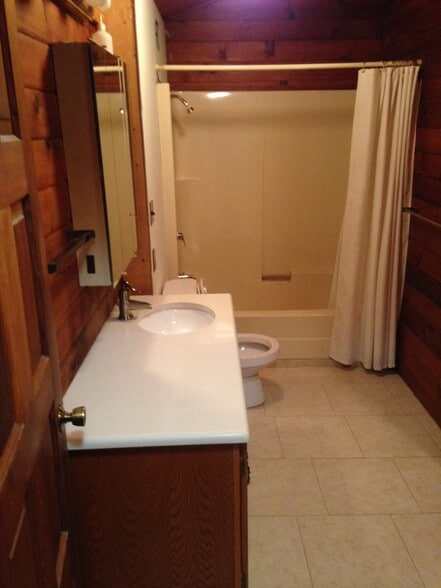 Building Photo - 359 Forest Park Drive