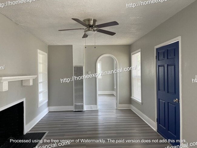 Building Photo - Nice house (Front House)