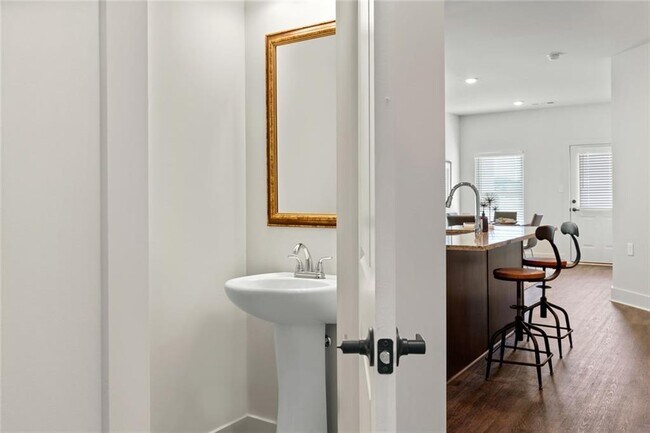 Building Photo - 705 Charles Hardy Pkwy