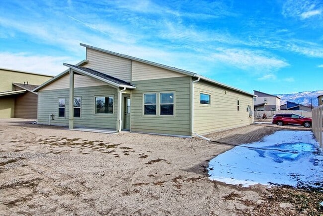 Building Photo - Beautiful Brand-New 3 Bedroom Home Near the Colorado River & Trail System