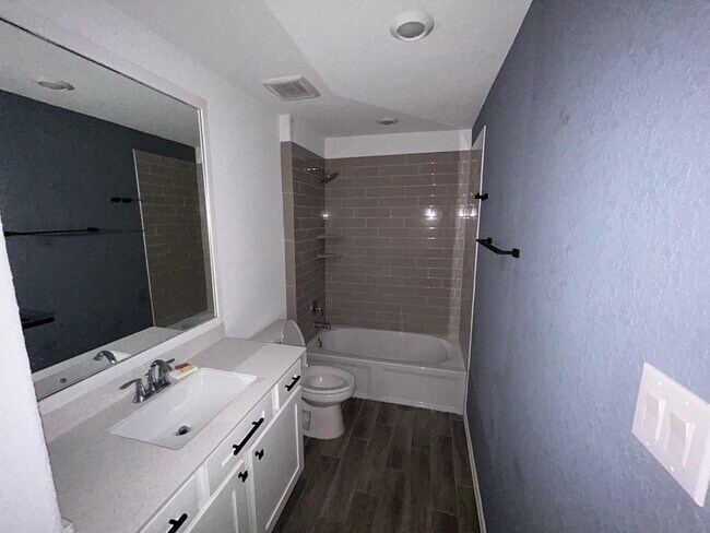 Building Photo - 975 Lars Trek Trail