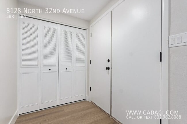 Building Photo - 8128 N 32nd Ave