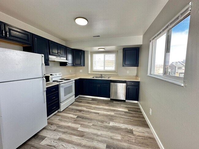 Building Photo - 1042 Mazatlan Cir