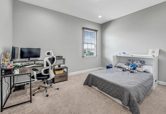 Building Photo - 5482 Macoon Wy