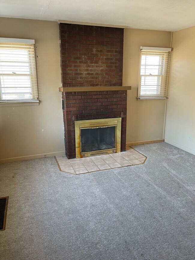 Building Photo - 1401 Yuma, Manhattan KS