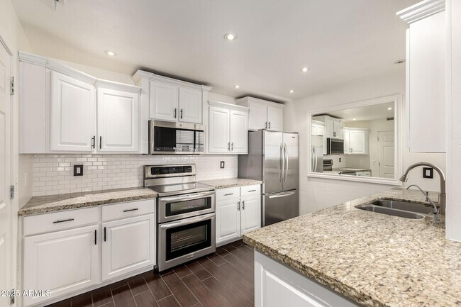 Building Photo - 11260 N 92nd St