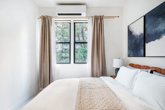 Building Photo - 317w E 14th St