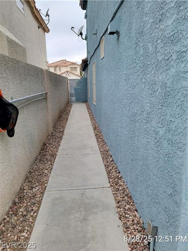 Building Photo - COMING SOON - Ready no later than Mid March