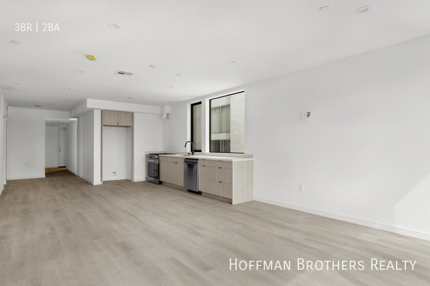 Building Photo - 3755 S Canfield Ave