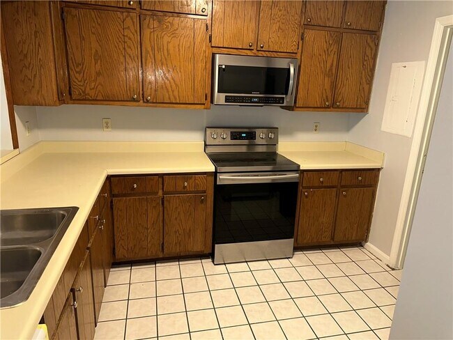 Building Photo - 6042 WinterGreen Rd NW