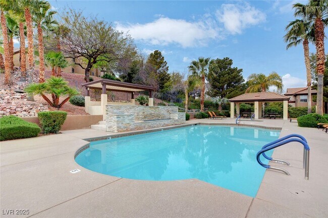 Building Photo - 231 W Horizon Ridge Pkwy
