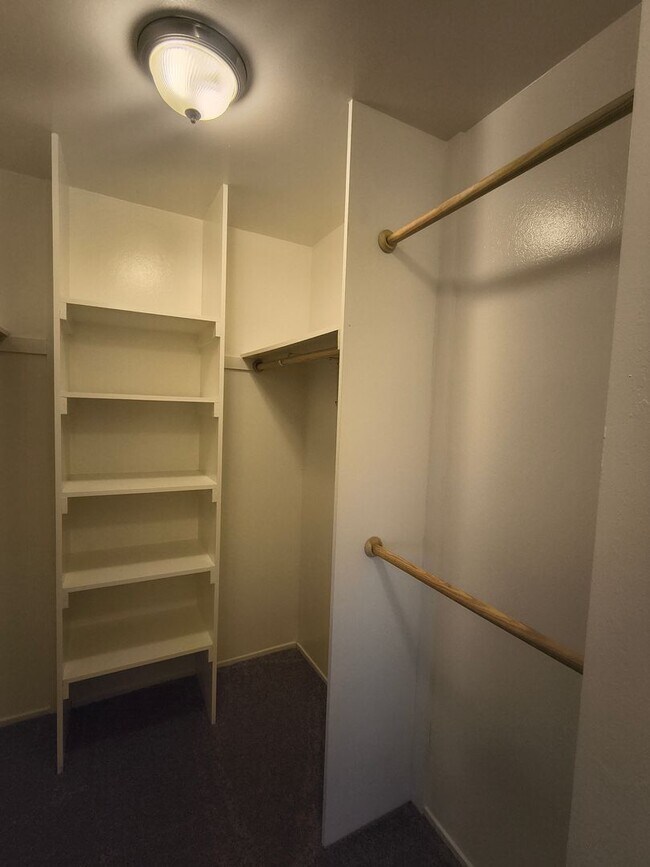 Building Photo - TOP FLOOR 1BD/1BATH Condo Available For Rent at the Watergate Community in Emeryville!!!!