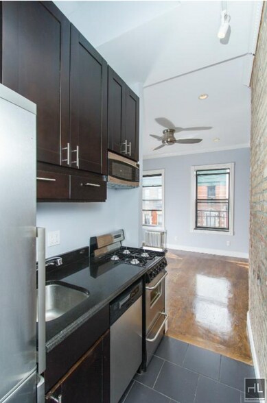 Building Photo - Elizabeth Street