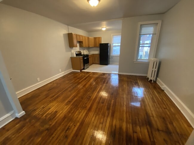 Building Photo - 1611 Woodlynne Ave