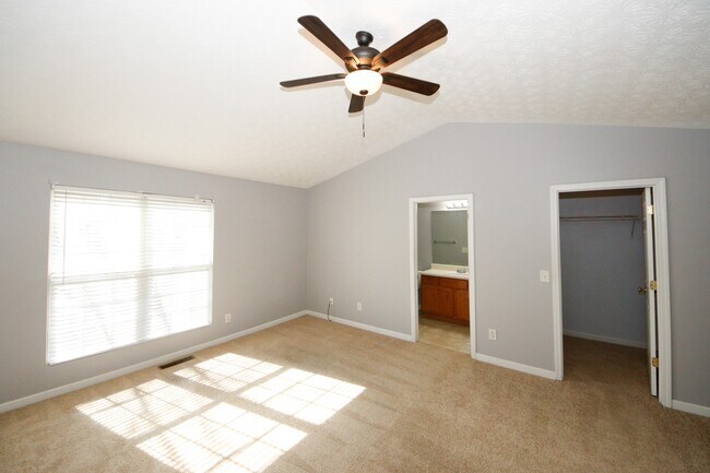 Building Photo - 5689 Strathmoor Manor Cir
