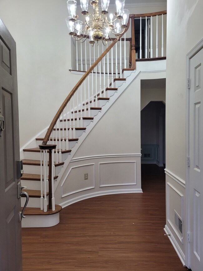 Building Photo - 12521 Sweet Leaf Terrace