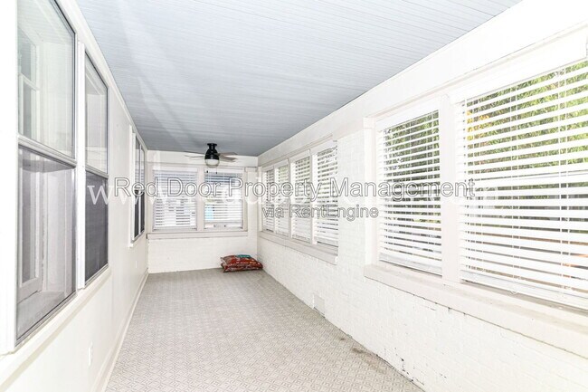 Building Photo - 1028 N Kealing Ave