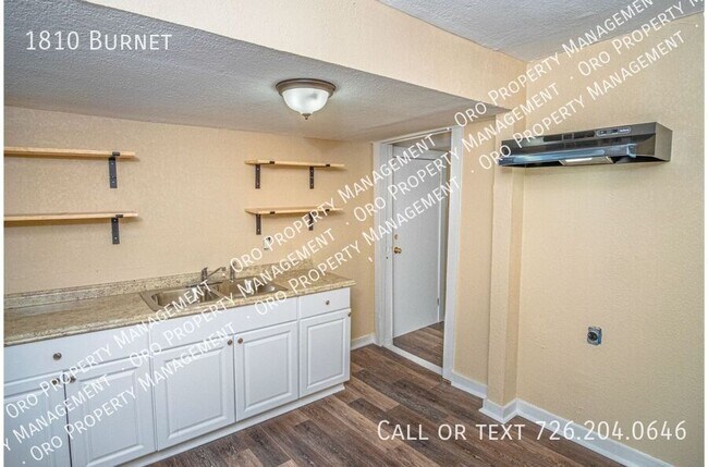 Building Photo - 1810 Burnet-