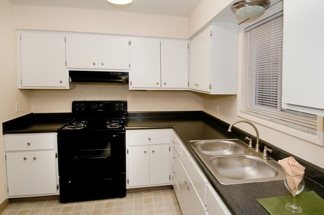 Kitchen - Monon Park, Managed by Buckingham Monon Living
