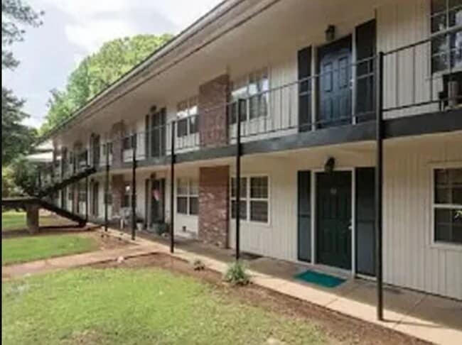 Building Photo - 2216 Church St