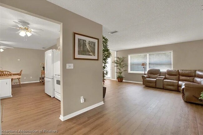 Building Photo - 2609 Orange Grove Dr