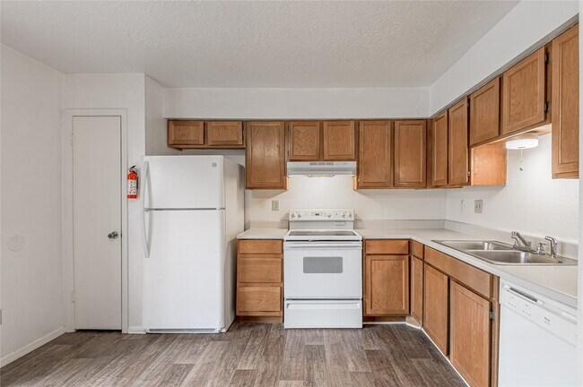 Building Photo - 2521 Crosstimbers Dr