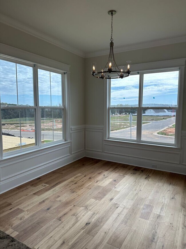 Building Photo - Gorgeous New Contsruction 3 bedroom/2 full...
