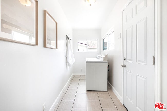 Building Photo - 441 N Ditman Ave