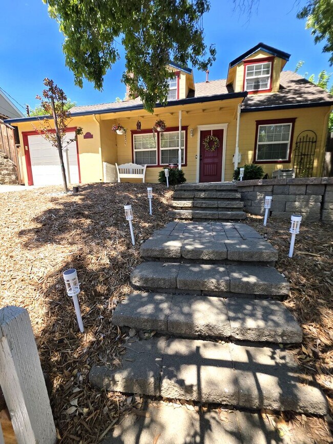 Building Photo - Endearing 4/2 Top of the Line Remodel in Concord's Canterbury Neighborhood