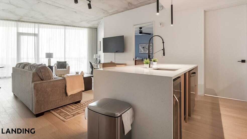 Building Photo - 143 E Commerce St