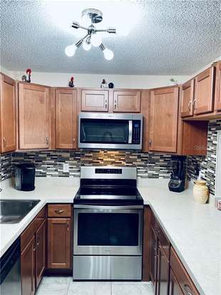Building Photo - 1723 Pine Ridge Rd