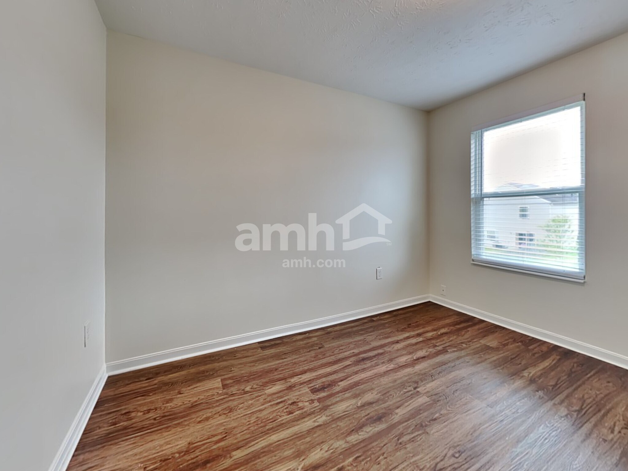 Building Photo - 216 Heftner Cir