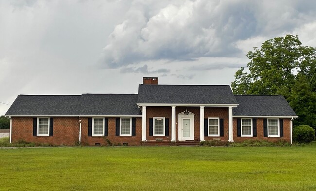 Primary Photo - 1770 Straw Pond School Rd