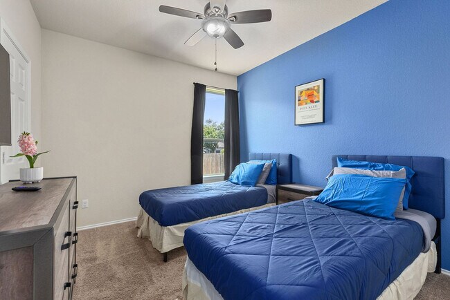 Building Photo - 4905 Ledgestone Trail