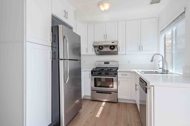 Building Photo - 36 Greenbough