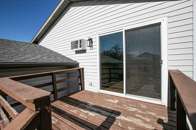 Building Photo - 2273 Country Ln