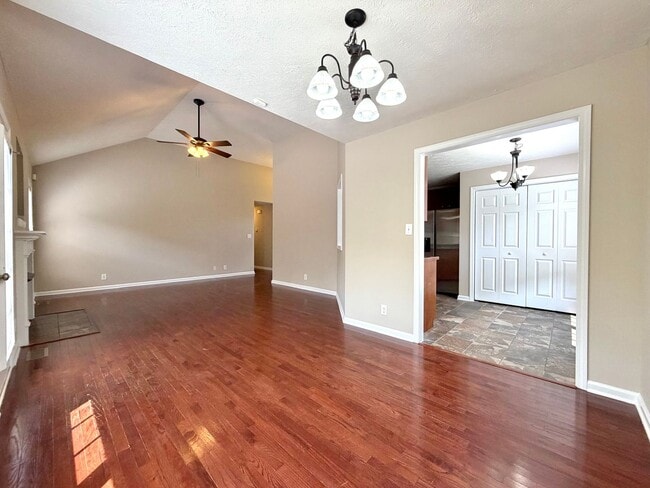 Building Photo - 1329 Mutual Dr