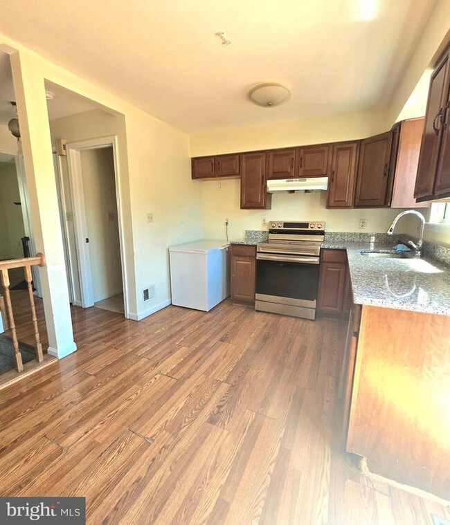 Building Photo - 15318 Gunsmith Terrace