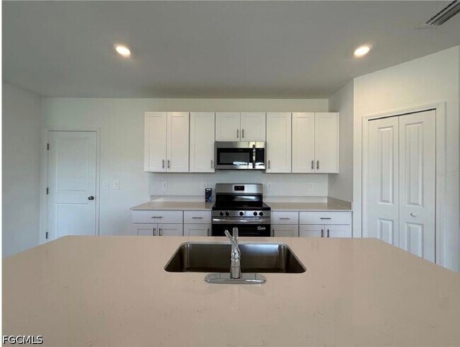 Building Photo - 11812 Cloverly Ln