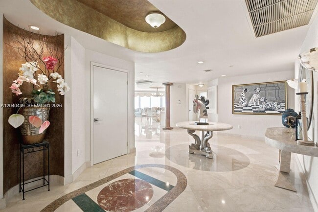 Building Photo - 16445 Collins Ave