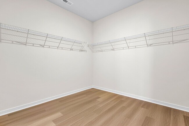 Building Photo - $3,000 / 2 br / 2 ba / 1,650 sqft