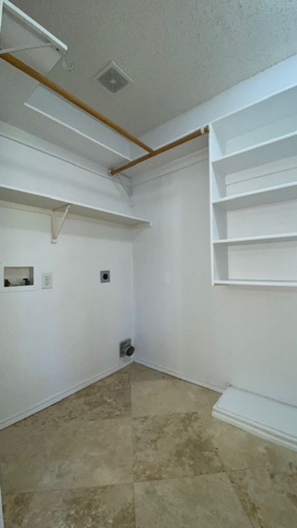 Building Photo - PROPERTY WON'T LAST LONG!!  CALL US TODAY!!