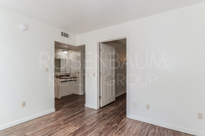 Building Photo - 770 N Dodge Blvd